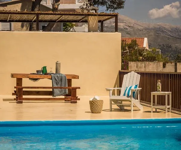 Akrolithos فيلة Kouvalata