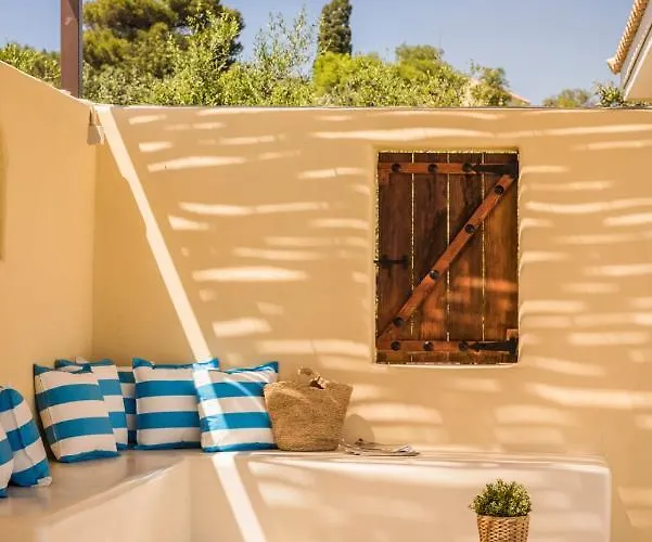 Akrolithos فيلة *